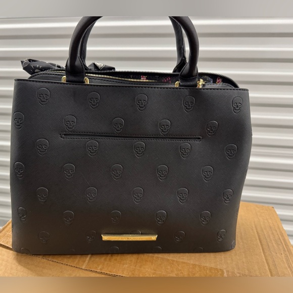 Betsey Johnson Handbags - Betsey Johnson NWOT Black Skull Tote